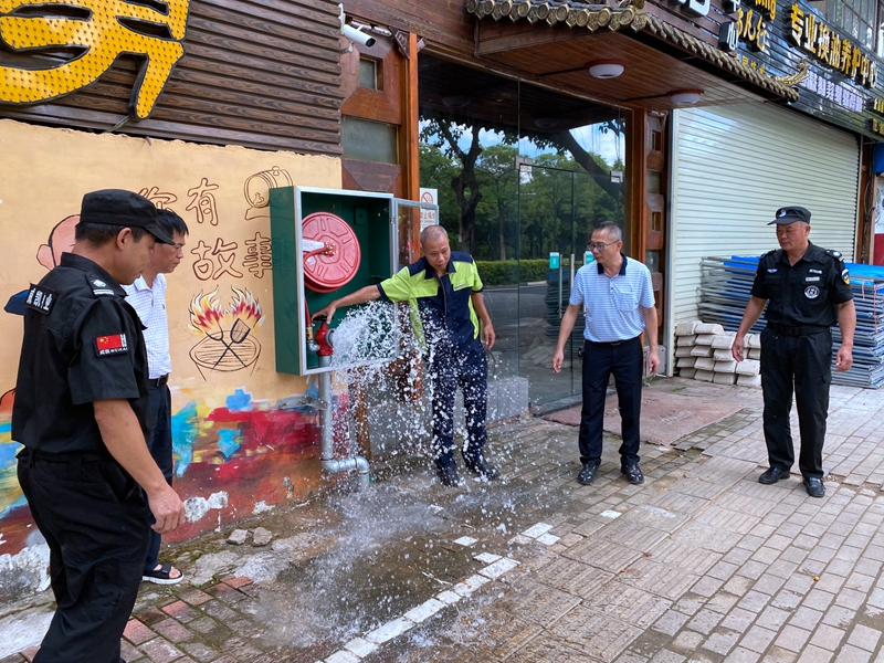 邕州老街酒吧廊整改后設施完善.jpg